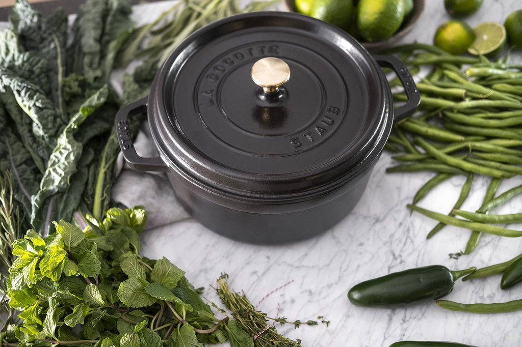 Matte Black Cast Iron 4-Qt Round Cocotte S76832