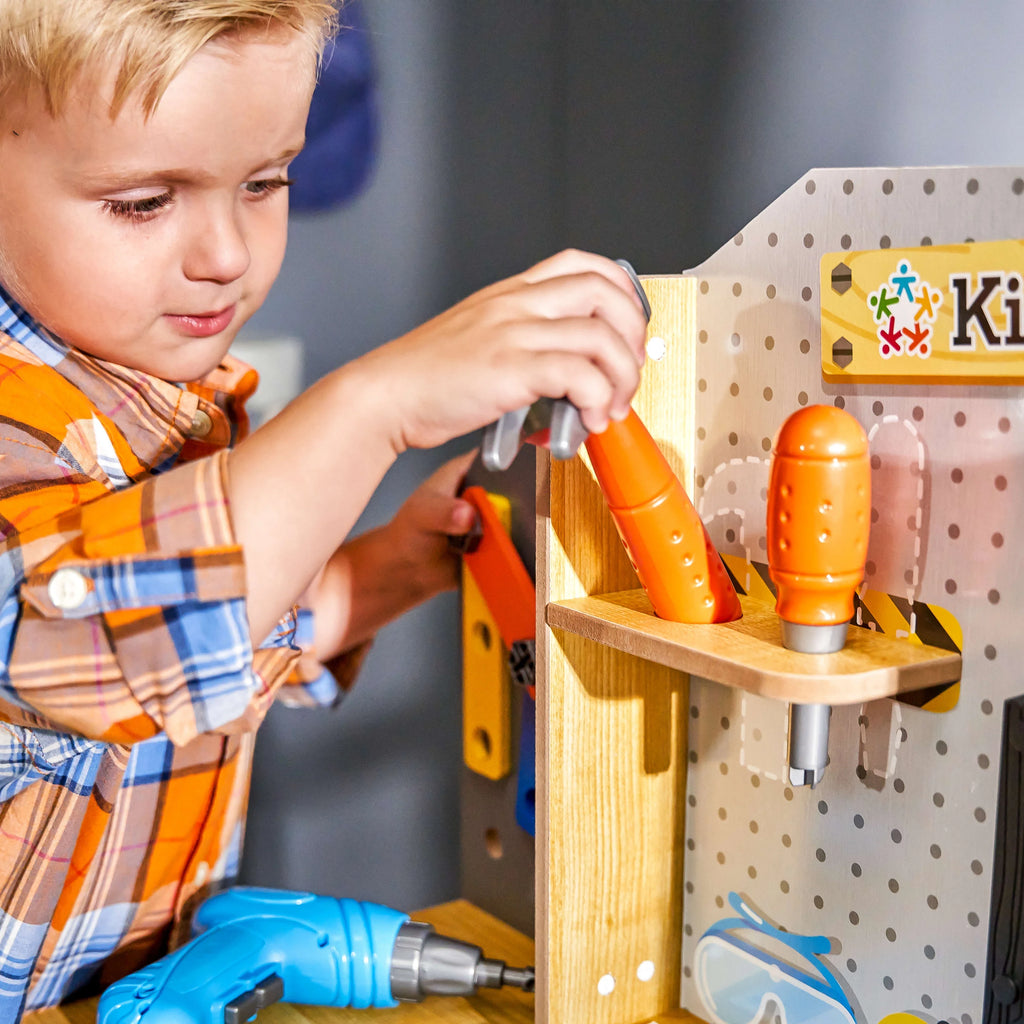 Wooden Play Workbench with 40+ Accessories and Working Drill Z3256
