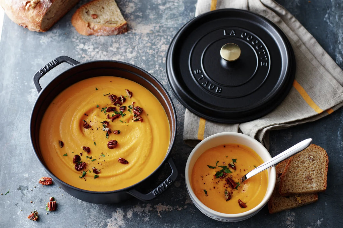 Matte Black Cast Iron 4-Qt Round Cocotte S76832