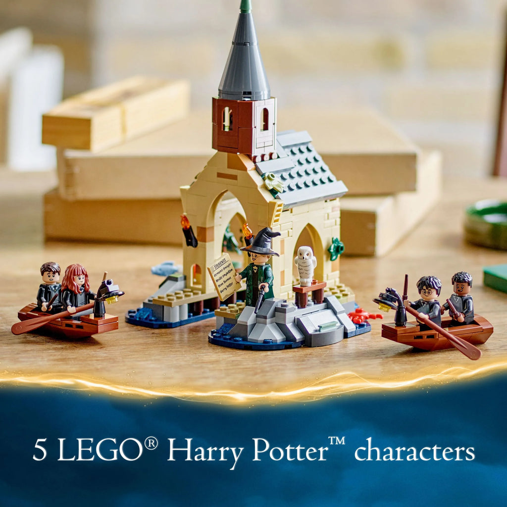 Hogwarts Castle Boathouse with 2 Buildable Boats and 5 Minifigures J433