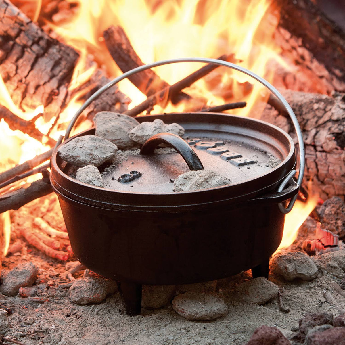 Black 8 qt Cast Iron Dutch Oven U865448