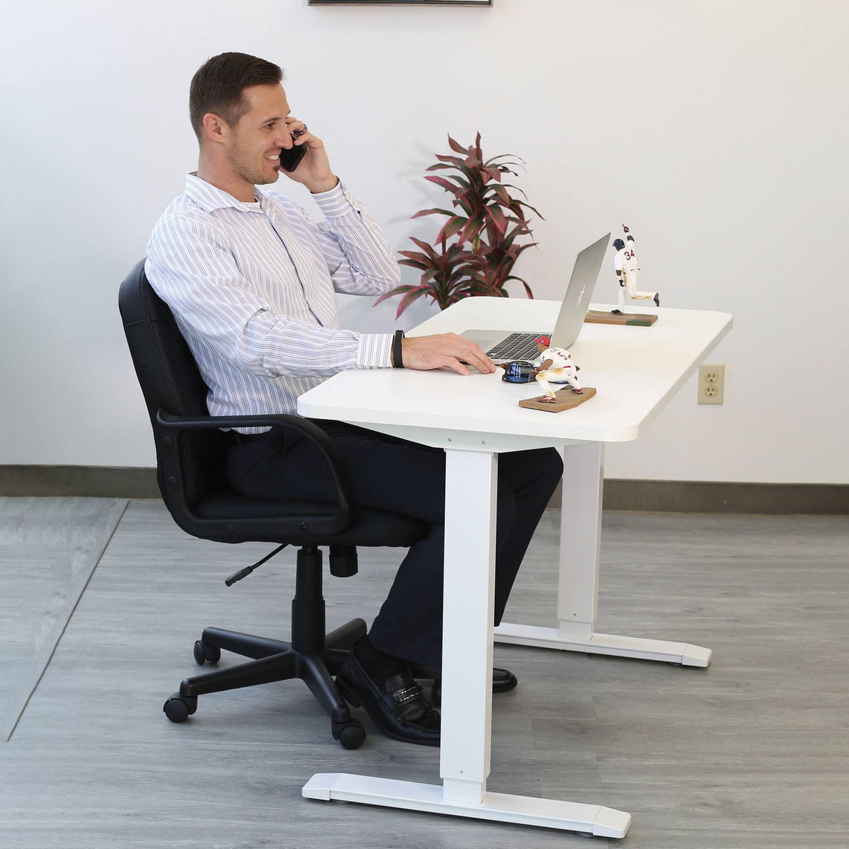 Electric Standing Desk B474140